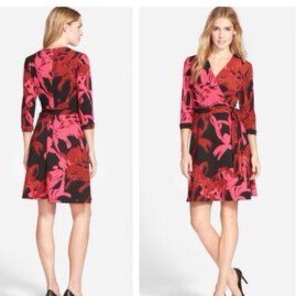 Taylor Red & Pink Floral Wrap Dress Women’s Size 8 - Picture 2 of 9
